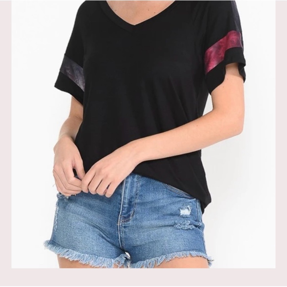 Basic v neck with some color accent on sleeves